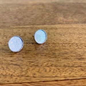 Lightweight Rhodium Glittering Ear Studs